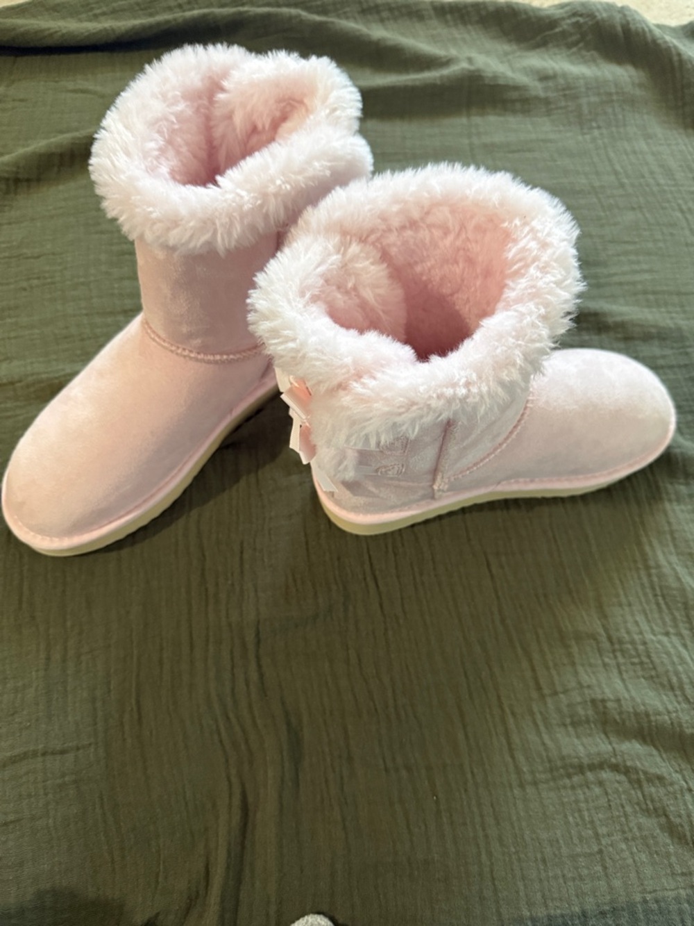 Kids Plush Mid-Calf Winter Boots - Light Pink